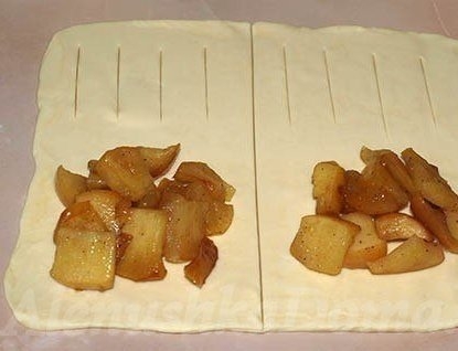 Слойки с яблоками Слойки с яблоками