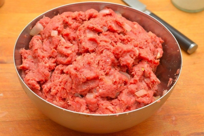 Мясные шарики из говяжьего фарша под сливочным соусом Мясные шарики из говяжьего фарша под сливочным соусом