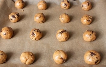 АРАХИСОВОЕ ПЕЧЕНЬЕ С ШОКОЛАДНОЙ КРОШКОЙ АРАХИСОВОЕ ПЕЧЕНЬЕ С ШОКОЛАДНОЙ КРОШКОЙ
