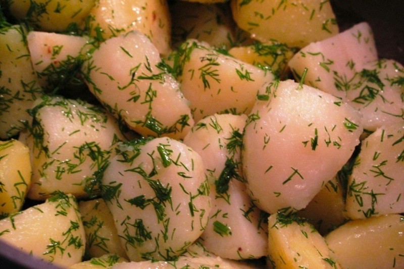Семга запеченная с укропом и картофелем Семга запеченная с укропом и картофелем