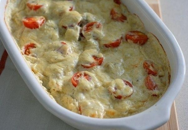 Треска запечённая с сыром и томатами