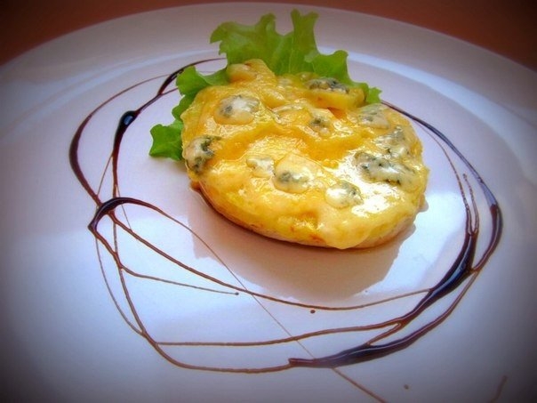 Курица с ананасом под сырной корочкой. Курица с ананасом под сырной корочкой.