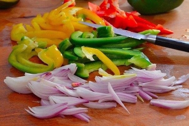 Яичница с овощами в духовке