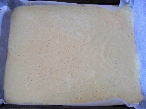 Бисквитный рулет с маком и изюмом Бисквитный рулет с маком и изюмом