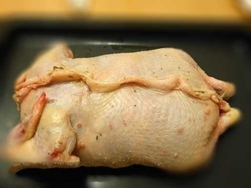 Праздничная фаршированная курица без костей Праздничная фаршированная курица без костей