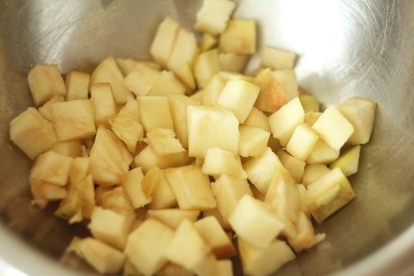 Шарлотка с яблоками Шарлотка с яблоками