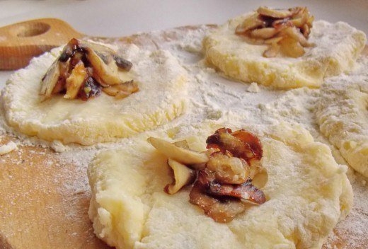 Картофельные зразы с грибной начинкой Картофельные зразы с грибной начинкой