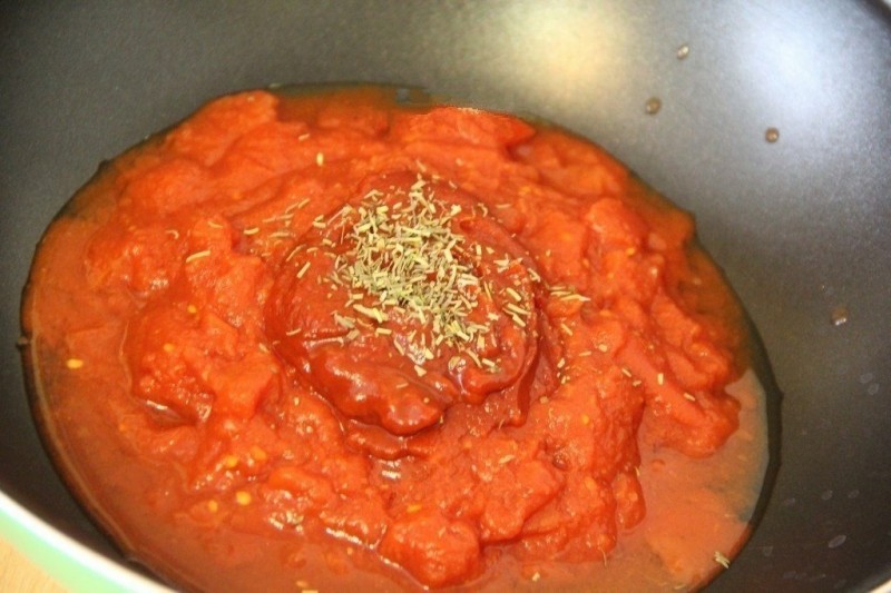 Куриная грудка с помидорами на сковороде Куриная грудка с помидорами на сковороде
