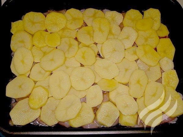 Картофельная запеканка с курицей Картофельная запеканка с курицей