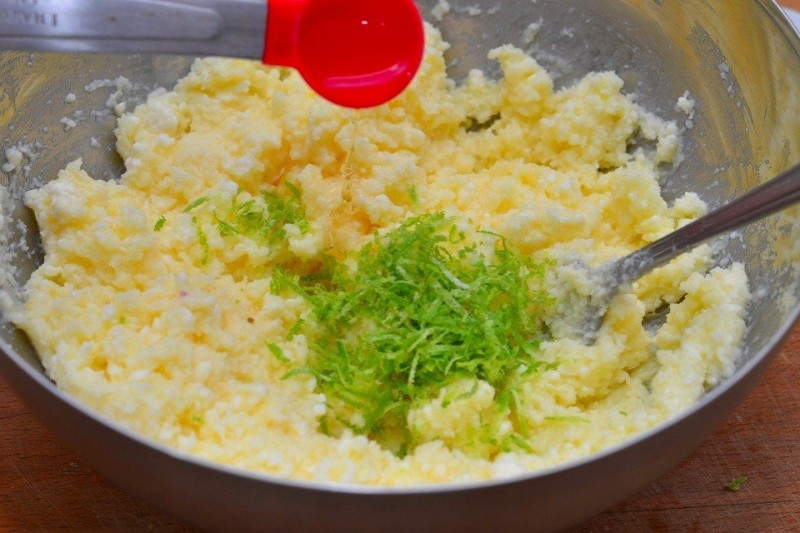 Творожные кексы с фисташками и грецкими орехами Творожные кексы с фисташками и грецкими орехами