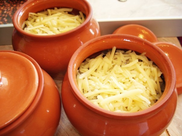 Мясо в горшочке с сыром Мясо в горшочке с сыром
