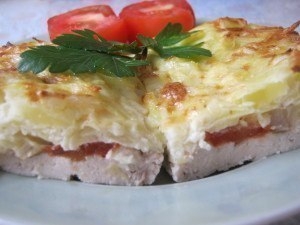 Курица запеченная под тертым картофелем. Курица запеченная под тертым картофелем.