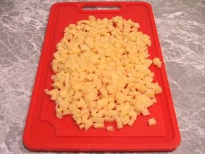 Слоеные пирожки с курицей и картофелем