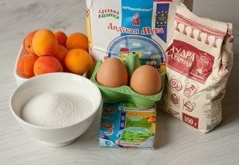 Бисквитный абрикосовый пирог. Бисквитный абрикосовый пирог.