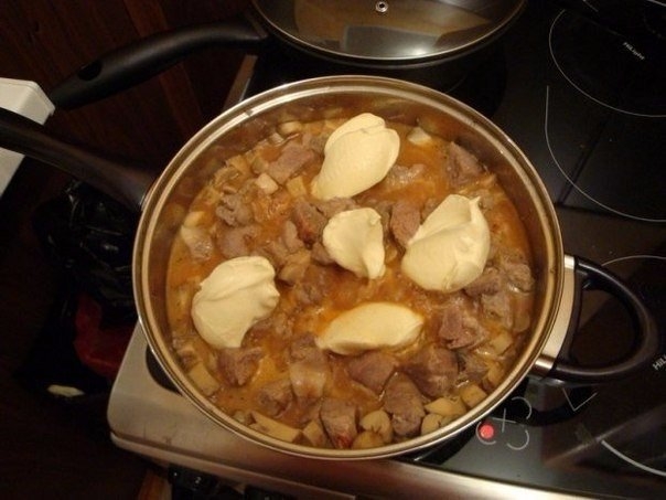 Мясо в сырном соусе Мясо в сырном соусе