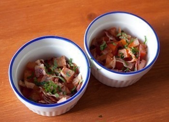 Запеченные яйца с беконом и томатами Запеченные яйца с беконом и томатами