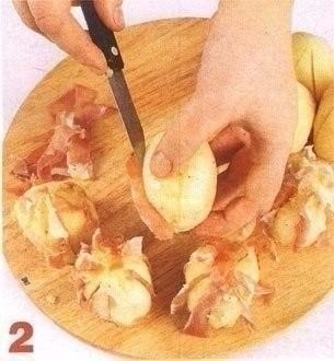 Картофель запеченный в фольге с сыром и ветчиной Картофель запеченный в фольге с сыром и ветчиной