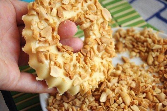 Песочные кольца с арахисом Песочные кольца с арахисом