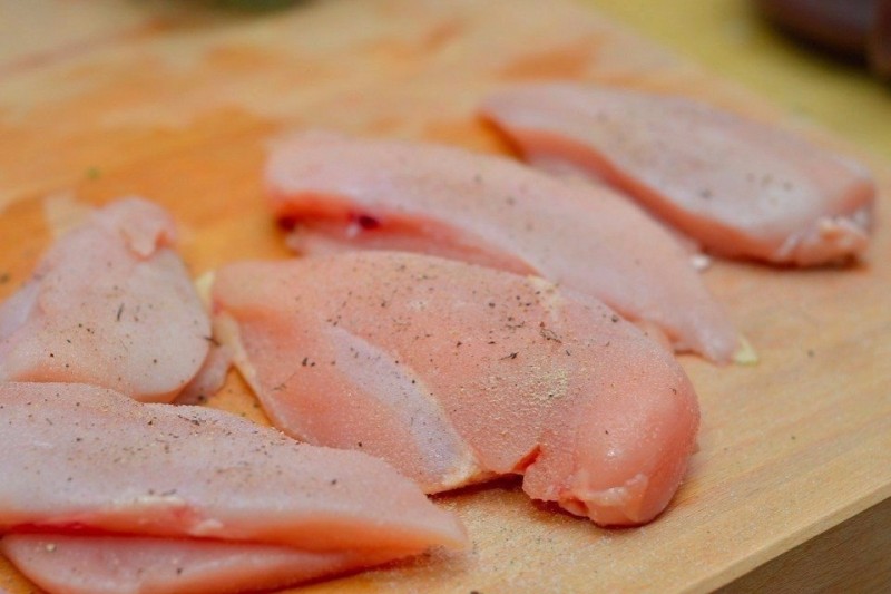 Рецепт приготовления курочки прост и скор. Считанные минуты, и наивкуснейшее мясо готово! Рецепт приготовления курочки прост и скор. Считанные минуты, и наивкуснейшее мясо готово!