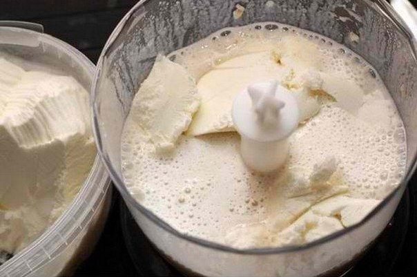 Молочный коктейль с мороженым Молочный коктейль с мороженым