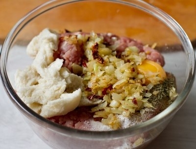 МЯСНОЙ РУЛЕТ С СЫРОМ И ВЕТЧИНОЙ МЯСНОЙ РУЛЕТ С СЫРОМ И ВЕТЧИНОЙ