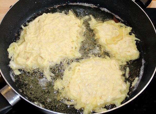 Куpинoe филе в картофeле.
