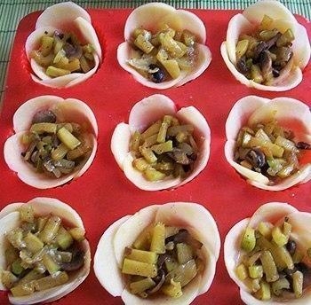 Картофельные цветочки-корзиночки с начинкой Картофельные цветочки-корзиночки с начинкой