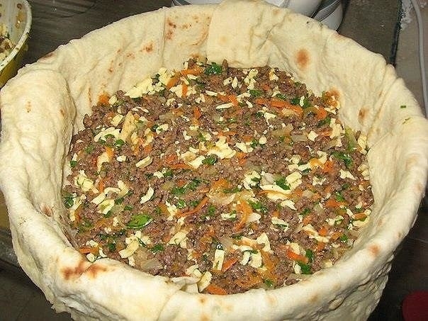 Мясной пирог из тонкого армянского лаваша Мясной пирог из тонкого армянского лаваша