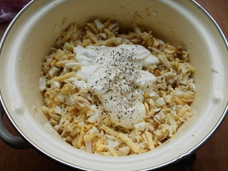 Салат с курицей и ананасом в тарталетках Салат с курицей и ананасом в тарталетках