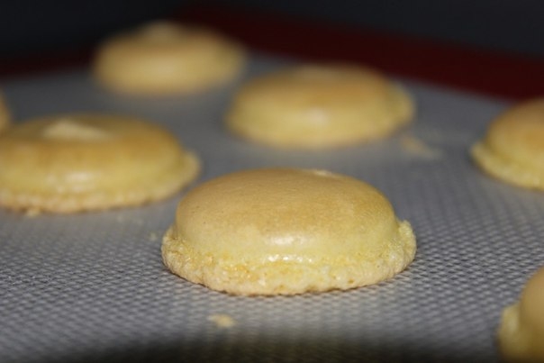 Лимонные macarons Лимонные macarons