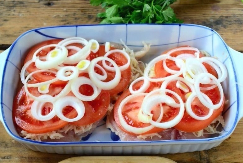 Куриная грудка в шубке под сыром Куриная грудка в шубке под сыром