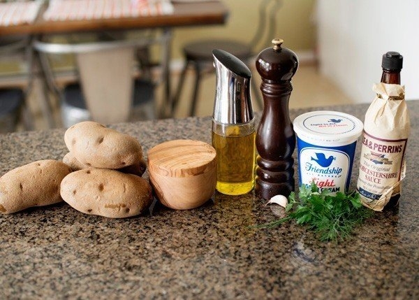 Запеченный картофель со сметаной и травами Запеченный картофель со сметаной и травами