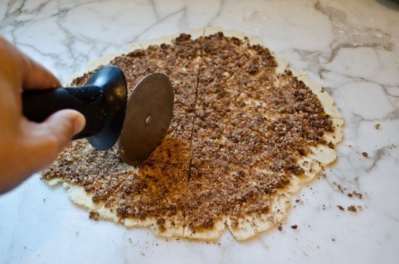 Рогалики с орешками и изюмом Рогалики с орешками и изюмом