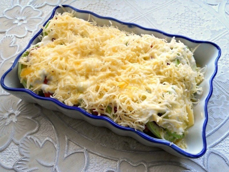 Кабачки, запеченные с помидорами и сыром. Кабачки, запеченные с помидорами и сыром.