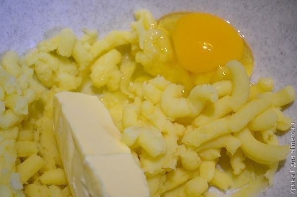 Открытый мясной пирог из картофельного теста Открытый мясной пирог из картофельного теста
