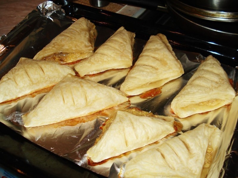 Слоёнки с банановой начинкой Слоёнки с банановой начинкой