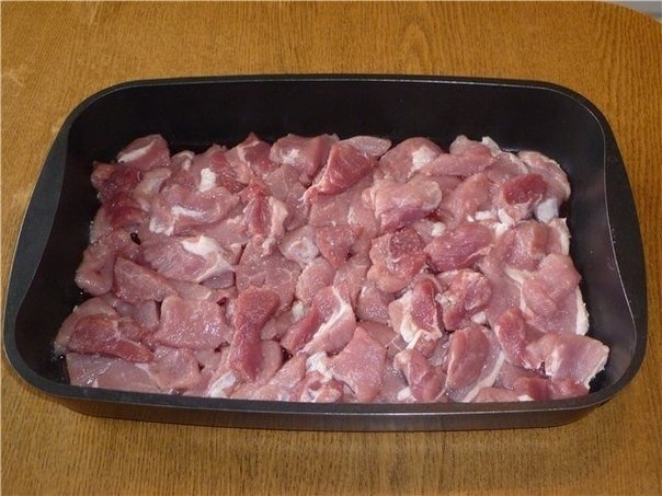 Свинина, запеченная с овощами под соусом бешамель Свинина, запеченная с овощами под соусом бешамель