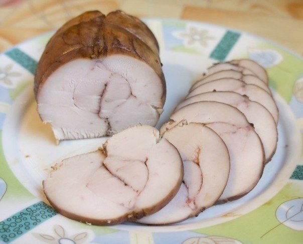 Пастрома из куриной грудки в винном маринаде Пастрома из куриной грудки в винном маринаде