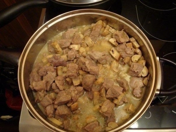 Мясо в сырном соусе Мясо в сырном соусе