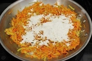 Тефтели с рисом и сливочной подливкой в духовке. Тефтели с рисом и сливочной подливкой в духовке.
