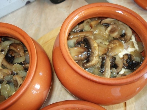 Мясо в горшочке с картофелем и сыром Мясо в горшочке с картофелем и сыром