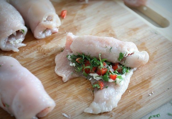Куриные рулетики в беконе. Куриные рулетики в беконе.