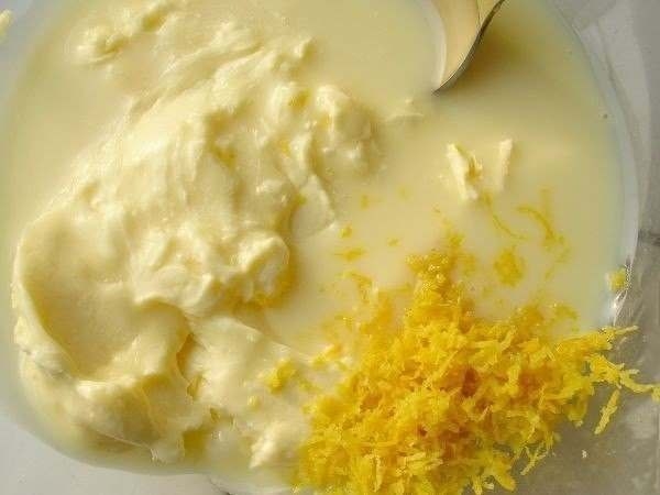 Слоеное пирожное со сгущенкой. Слоеное пирожное со сгущенкой.