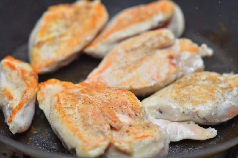 Рецепт приготовления курочки прост и скор. Считанные минуты, и наивкуснейшее мясо готово! Рецепт приготовления курочки прост и скор. Считанные минуты, и наивкуснейшее мясо готово!