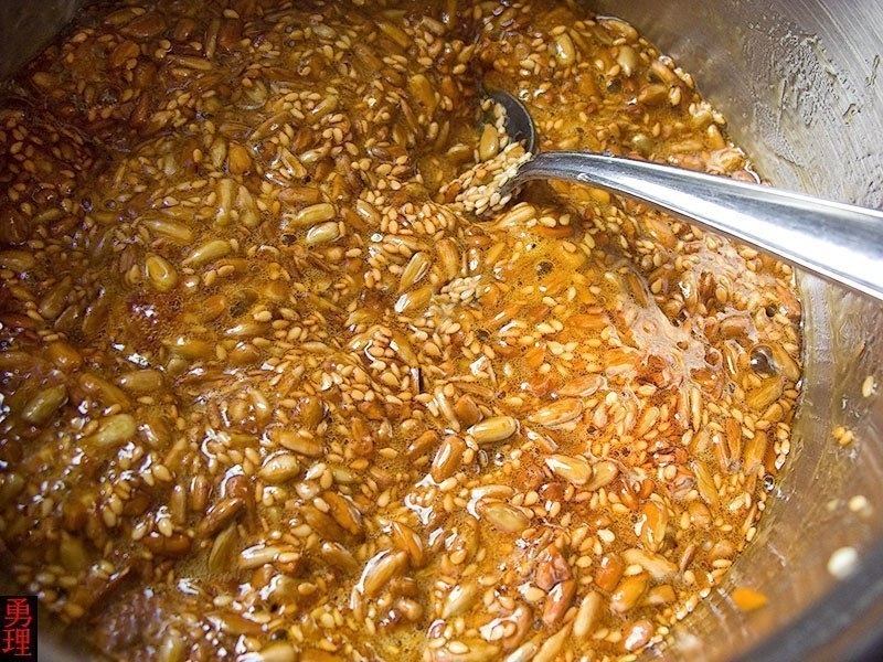 Козинаки с семечками и кунжутом Козинаки с семечками и кунжутом
