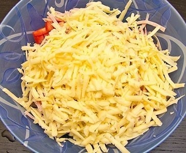 Салат с ветчиной и стручковой фасолью Салат с ветчиной и стручковой фасолью