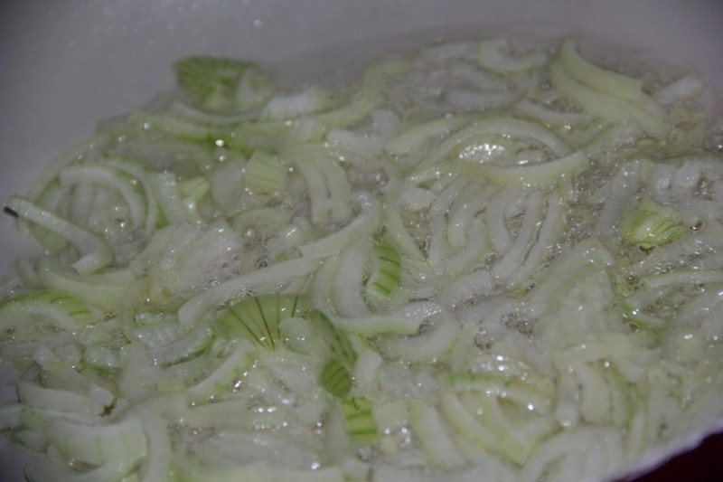 Жульен с шампиньонами и сыром. Жульен с шампиньонами и сыром.