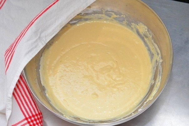Дрожжевые оладьи с яблоками Дрожжевые оладьи с яблоками