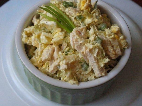 Салат из пекинской капусты с курицей Салат из пекинской капусты с курицей