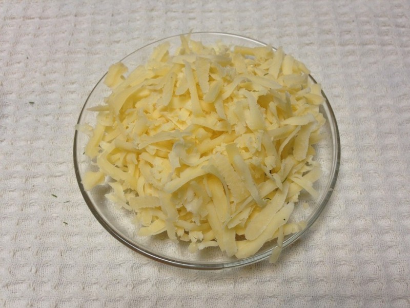 Молодой картофель под сметанным соусом. Молодой картофель под сметанным соусом.